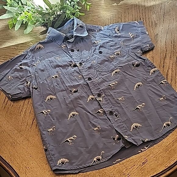 Dinosaur collared shirt size 7 100%cotton - Picture 9 of 10